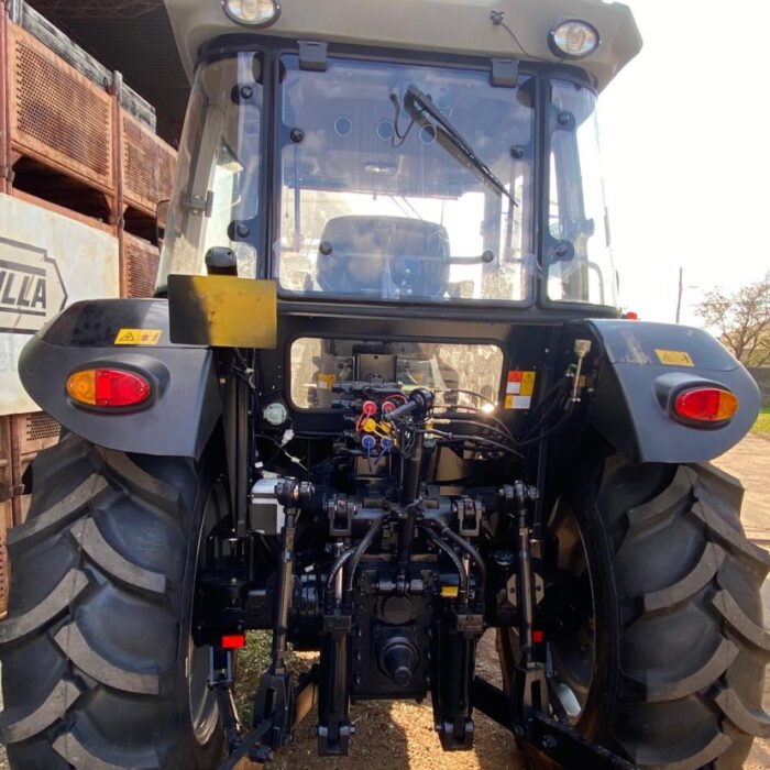 Tractor Villa VI904 cabinado - Imagen 6